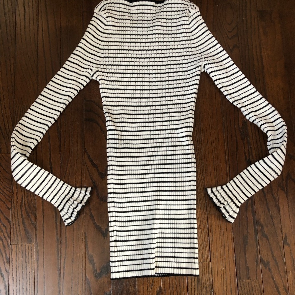 A Pea In The Pod Maternity L White/Black Ultra Ribbed Long, Bell Sleeved Blouse - Picture 6 of 6